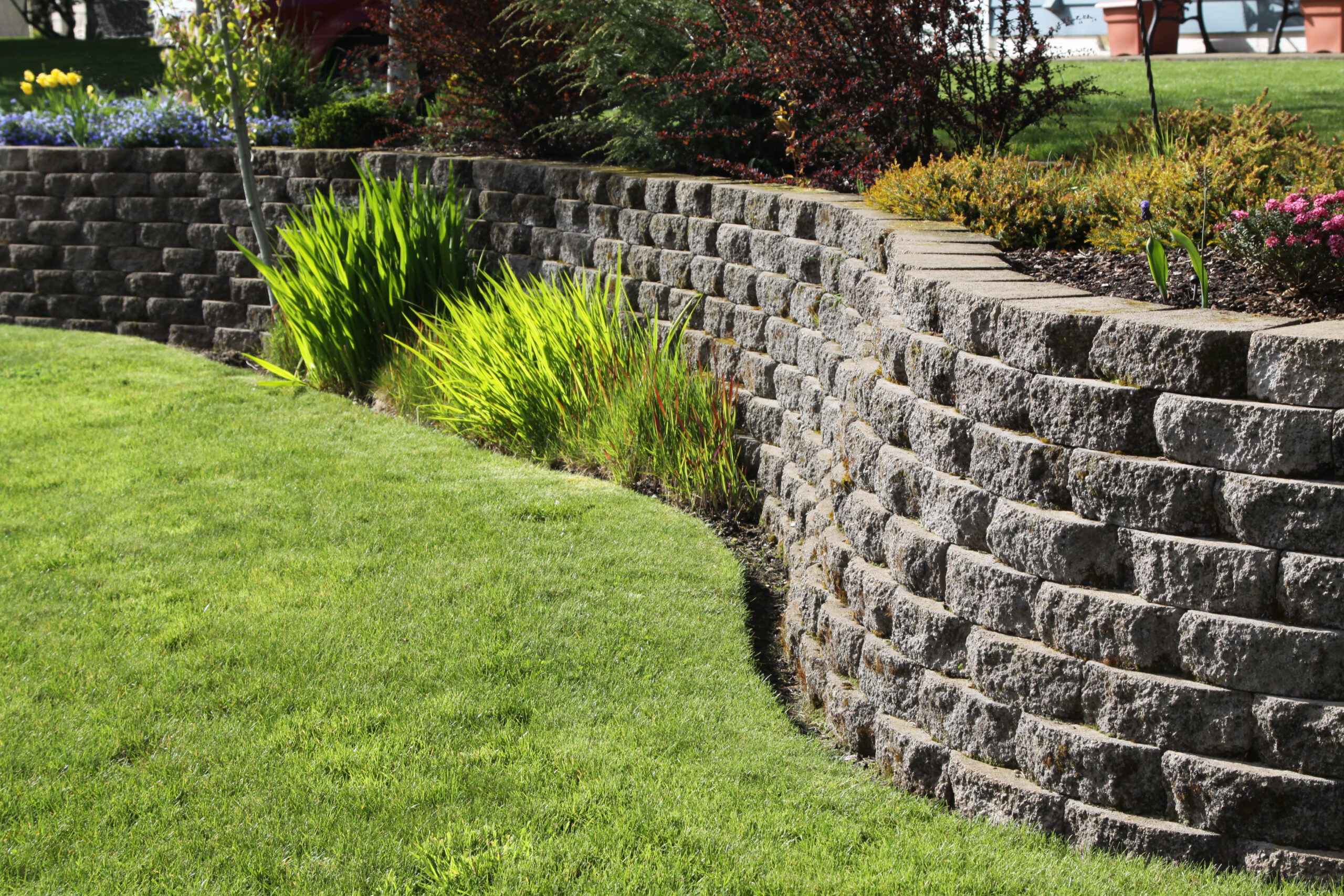 10 Retaining Wall Ideas That Will Elevate Your Landscaping Bianchi Brick